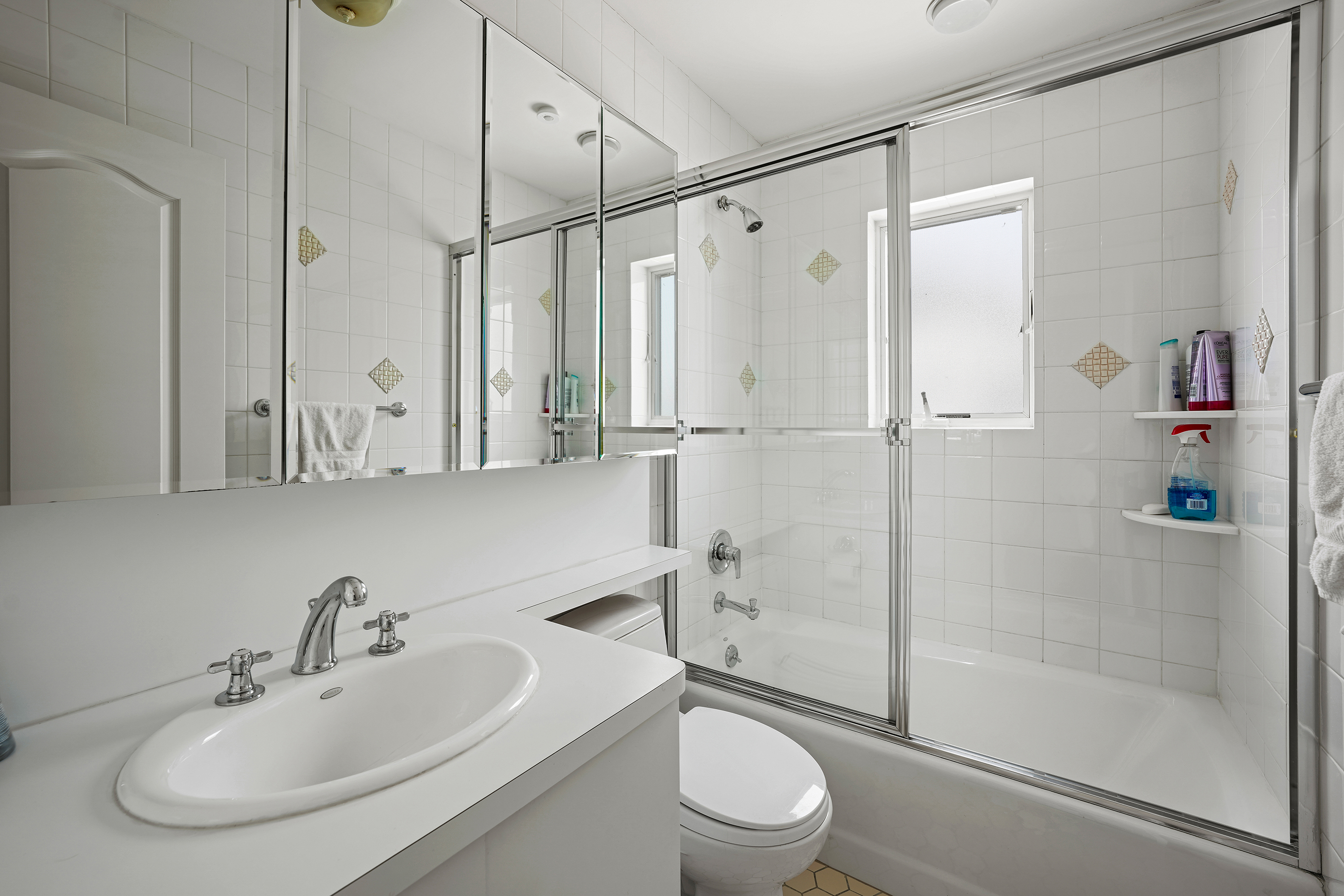 Brooklyn, New York, 11230, United States, 6 Bedrooms Bedrooms, ,5 BathroomsBathrooms,Residential,For Sale,1780771
