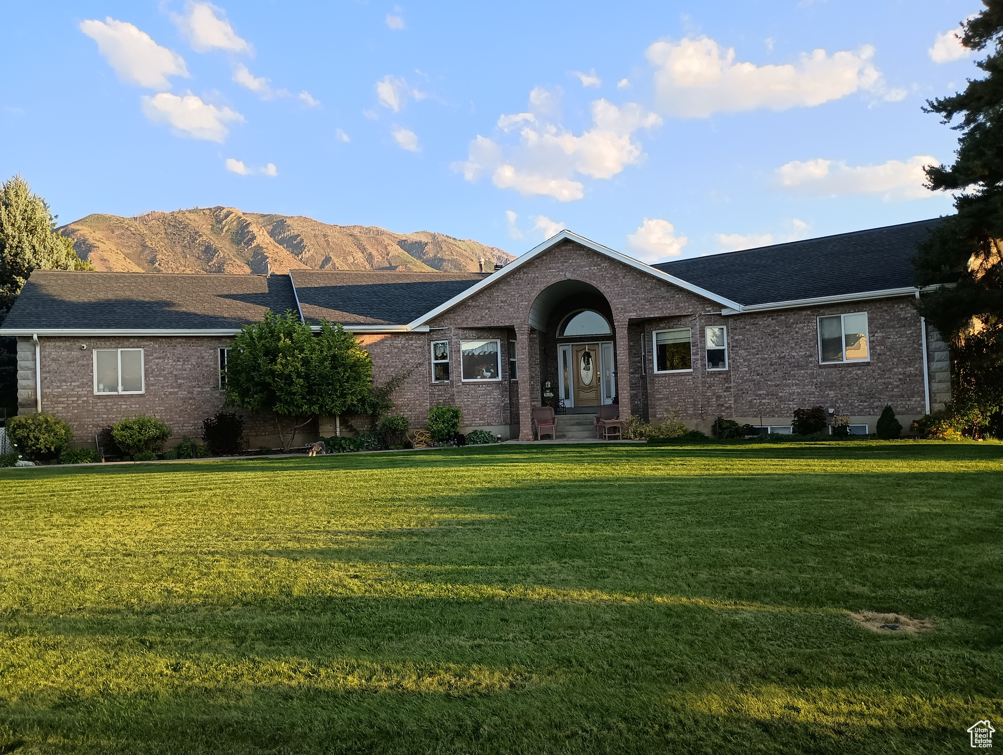 Payson, Utah, 84651, United States, 4 Bedrooms Bedrooms, ,5 BathroomsBathrooms,Residential,For Sale,1977983