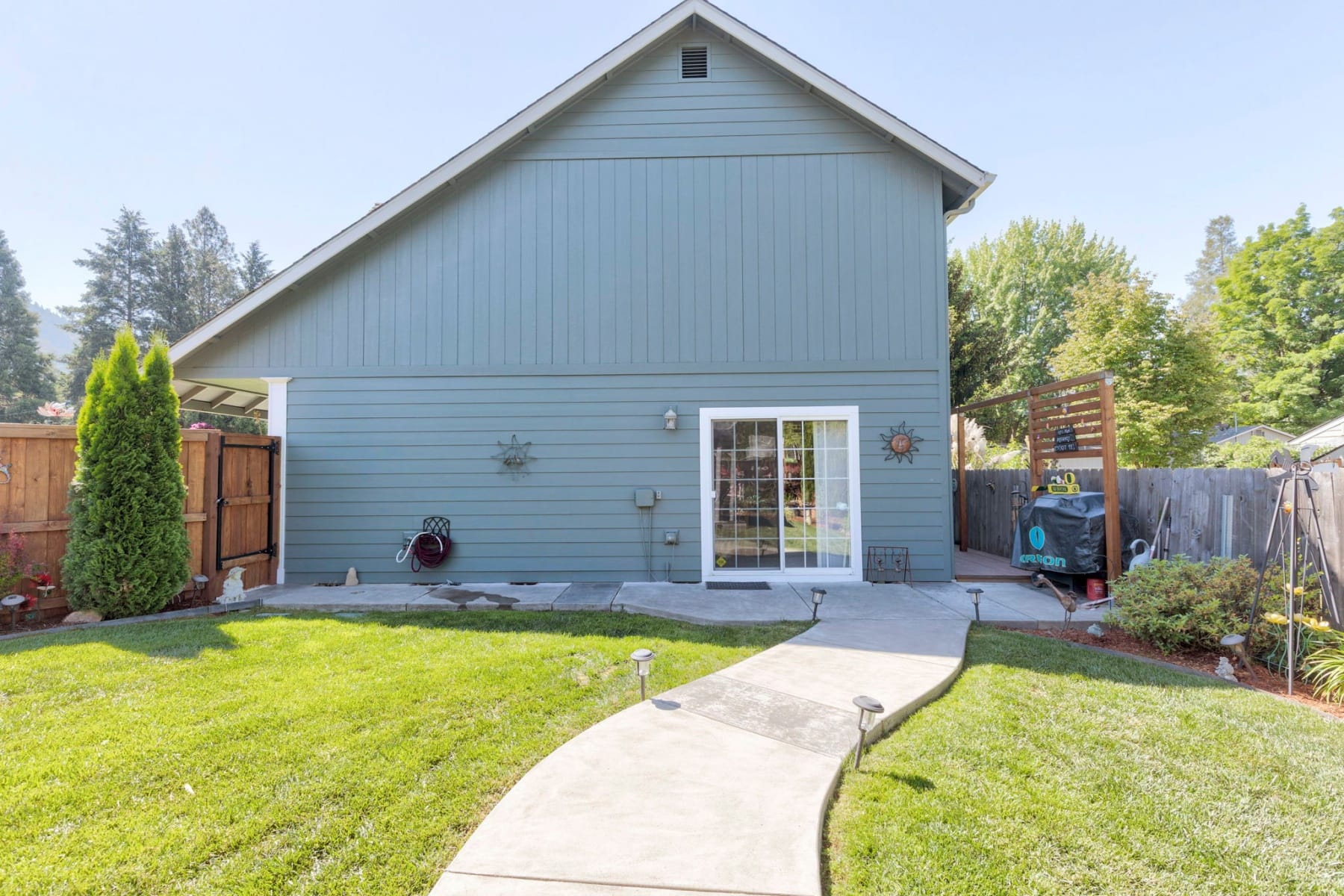  1074 SE Christie Place Grants Pass, OR 97526 - 物件實景