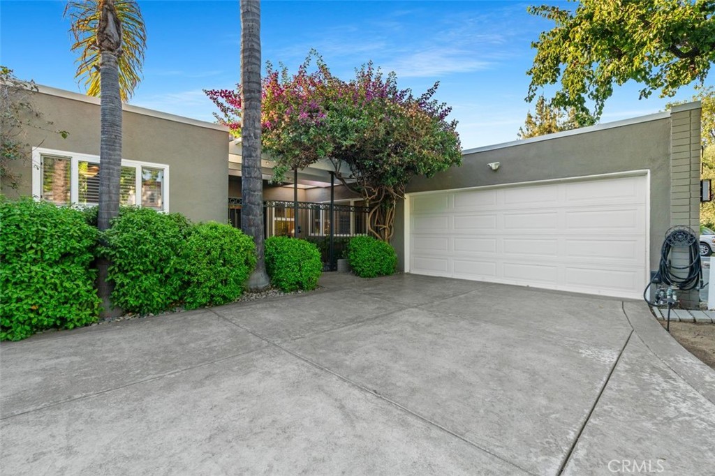 Woodland Hills, California, 91367, United States, 5 Bedrooms Bedrooms, ,3 BathroomsBathrooms,Residential,For Sale,1907450