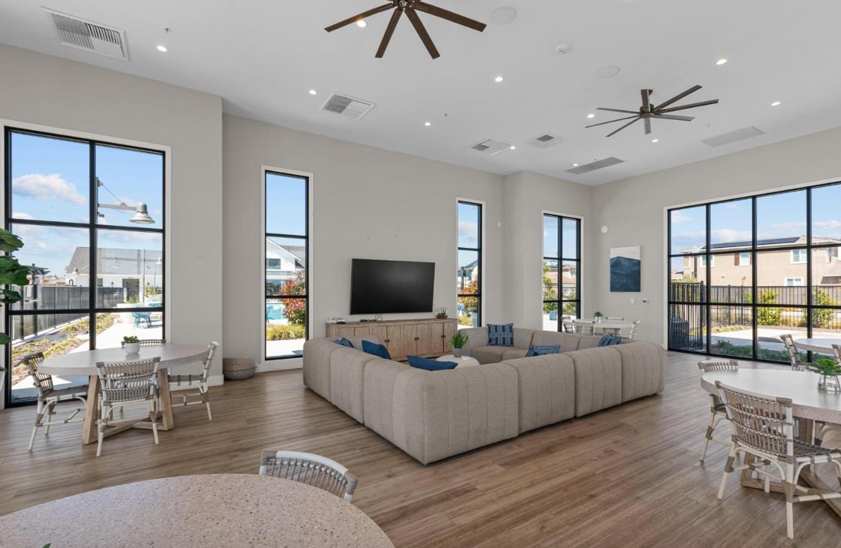 Sacramento, California, 95835, United States, 4 Bedrooms Bedrooms, ,3 BathroomsBathrooms,Residential,For Sale,1890575
