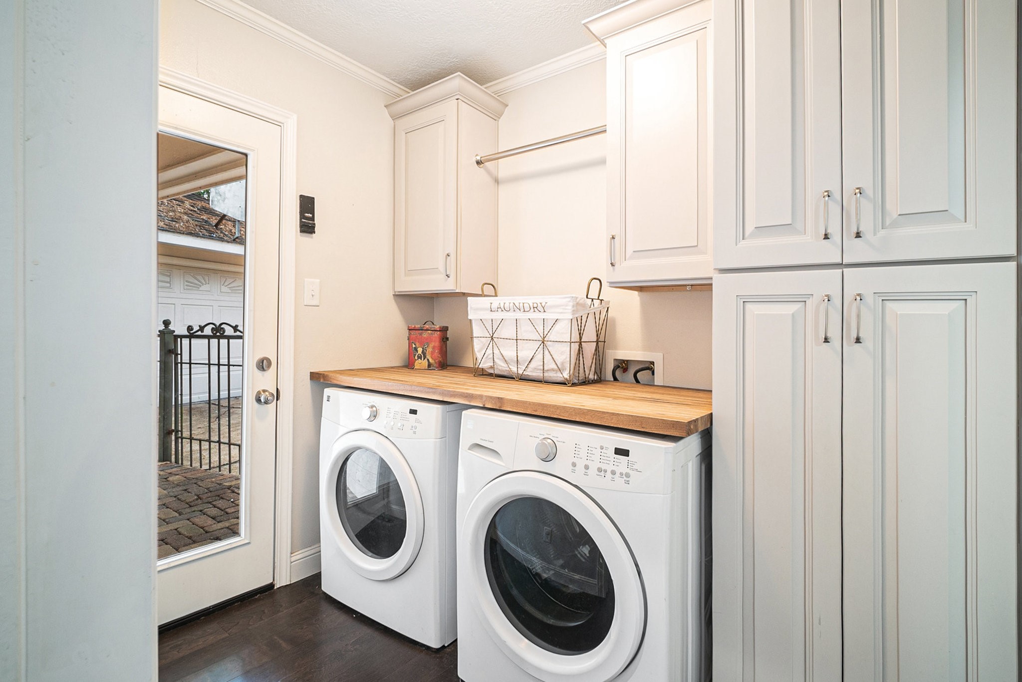 Houston, Texas, 77079, United States, 5 Bedrooms Bedrooms, ,3 BathroomsBathrooms,Residential,For Sale,1968834