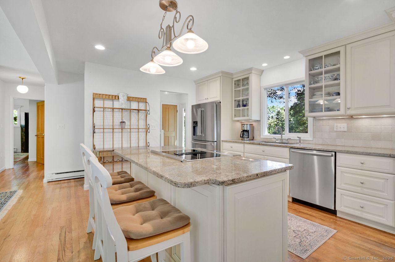 Newtown, Connecticut, 06470, United States, 3 Bedrooms Bedrooms, ,2 BathroomsBathrooms,Residential,For Sale,1941987