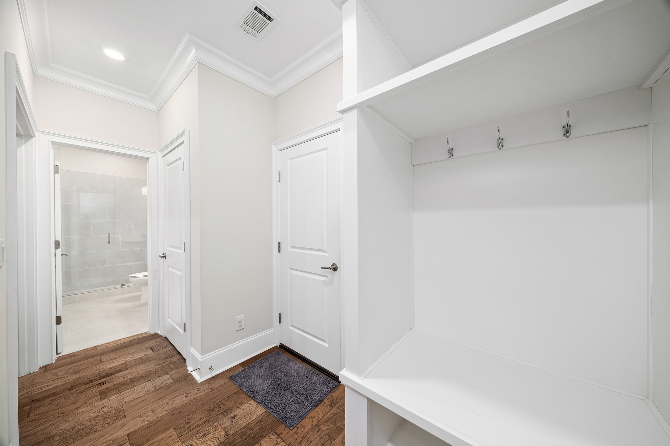  Beautifully Appointed Three-story Townhome - 物件實景