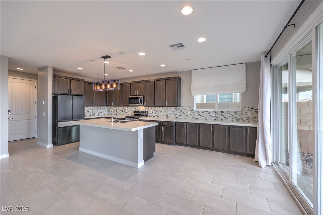 Las Vegas, Nevada, 89166, United States, 3 Bedrooms Bedrooms, ,3 BathroomsBathrooms,Residential,For Sale,1966892