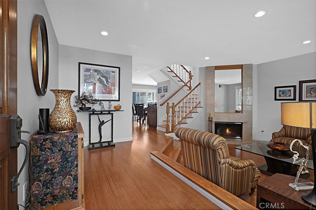 Long Beach, California, 90803, United States, 2 Bedrooms Bedrooms, ,3 BathroomsBathrooms,Residential,For Sale,1917947