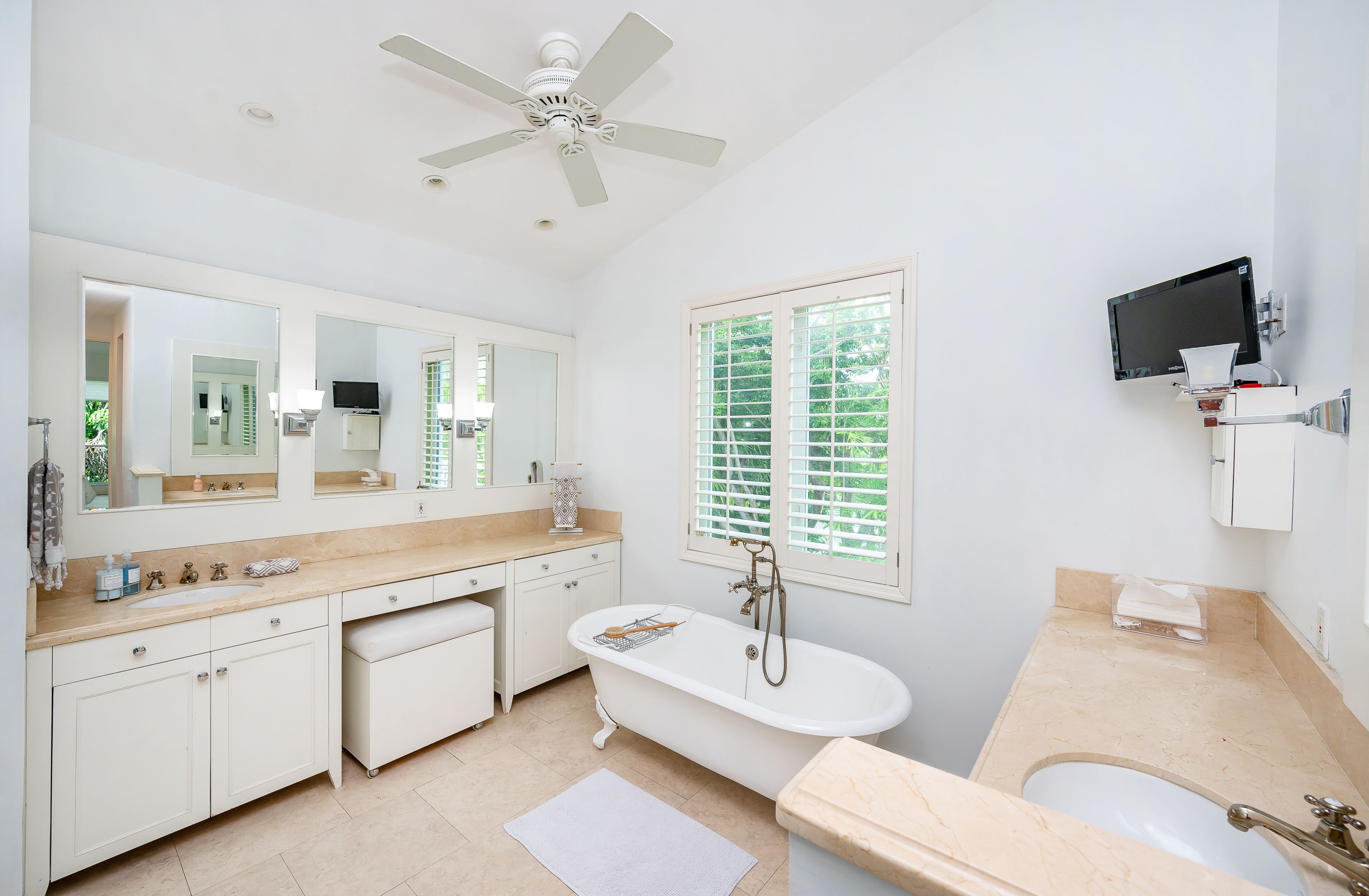  650 Curtiswood Dr, Key Biscayne, FL, 33149 - 物件實景