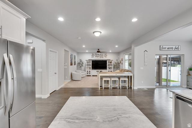 South Jordan, Utah, 84095, United States, 5 Bedrooms Bedrooms, ,4 BathroomsBathrooms,Residential,For Sale,1979432