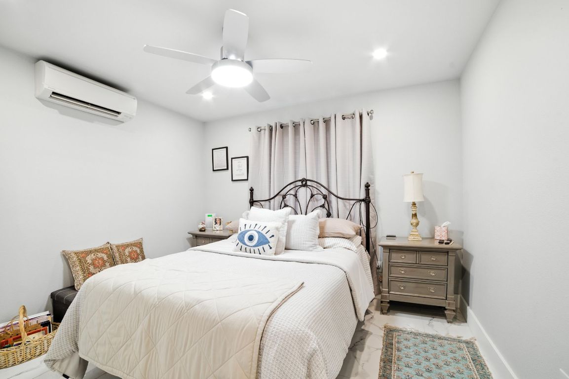 Austin, Texas, 78702, United States, 3 Bedrooms Bedrooms, ,2 BathroomsBathrooms,Residential,For Sale,1906696