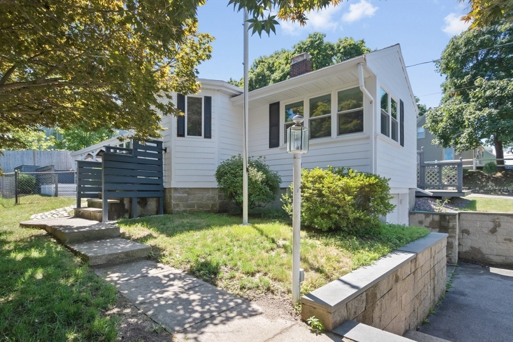 Weymouth, Massachusetts, 02190, United States, 2 Bedrooms Bedrooms, ,1 BathroomBathrooms,Residential,For Sale,1897259