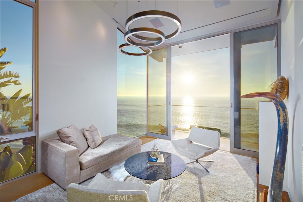 Laguna Beach, California, 92651, United States, 3 Bedrooms Bedrooms, ,4 BathroomsBathrooms,Residential,For Sale,1688637
