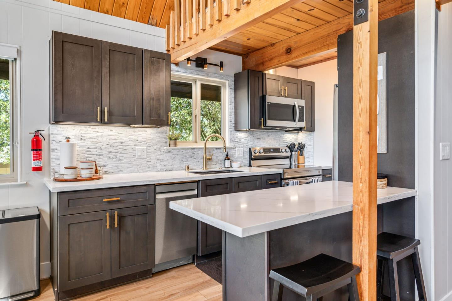 Groveland, California, 95321, United States, 2 Bedrooms Bedrooms, ,3 BathroomsBathrooms,Residential,For Sale,1962373