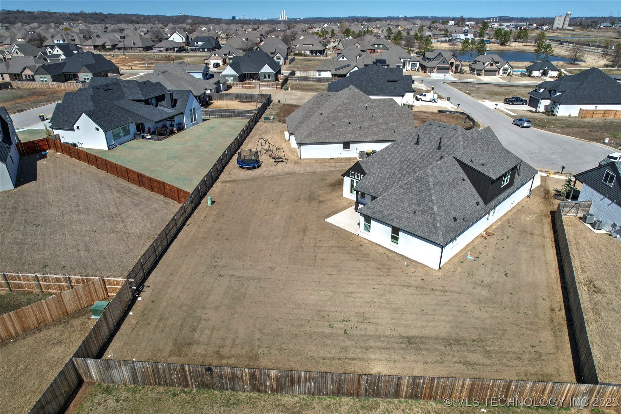 Bixby, Oklahoma, 74008, United States, 4 Bedrooms Bedrooms, ,4 BathroomsBathrooms,Residential,For Sale,1827435