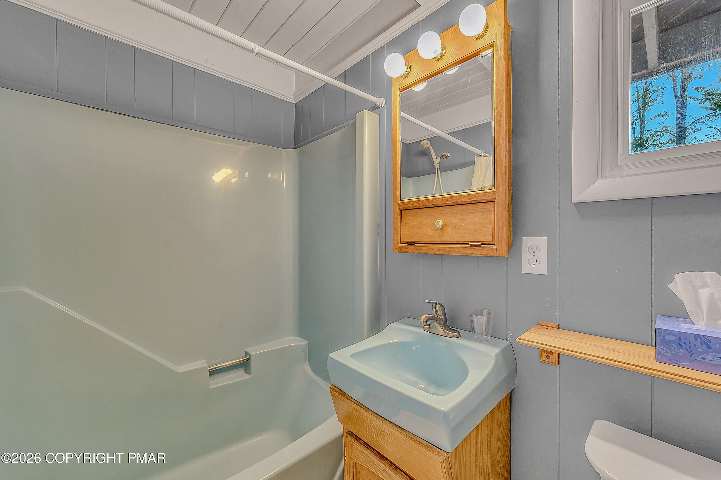 Pocono Lake, Pennsylvania, 18347, United States, 2 Bedrooms Bedrooms, ,1 BathroomBathrooms,Residential,For Sale,2048787