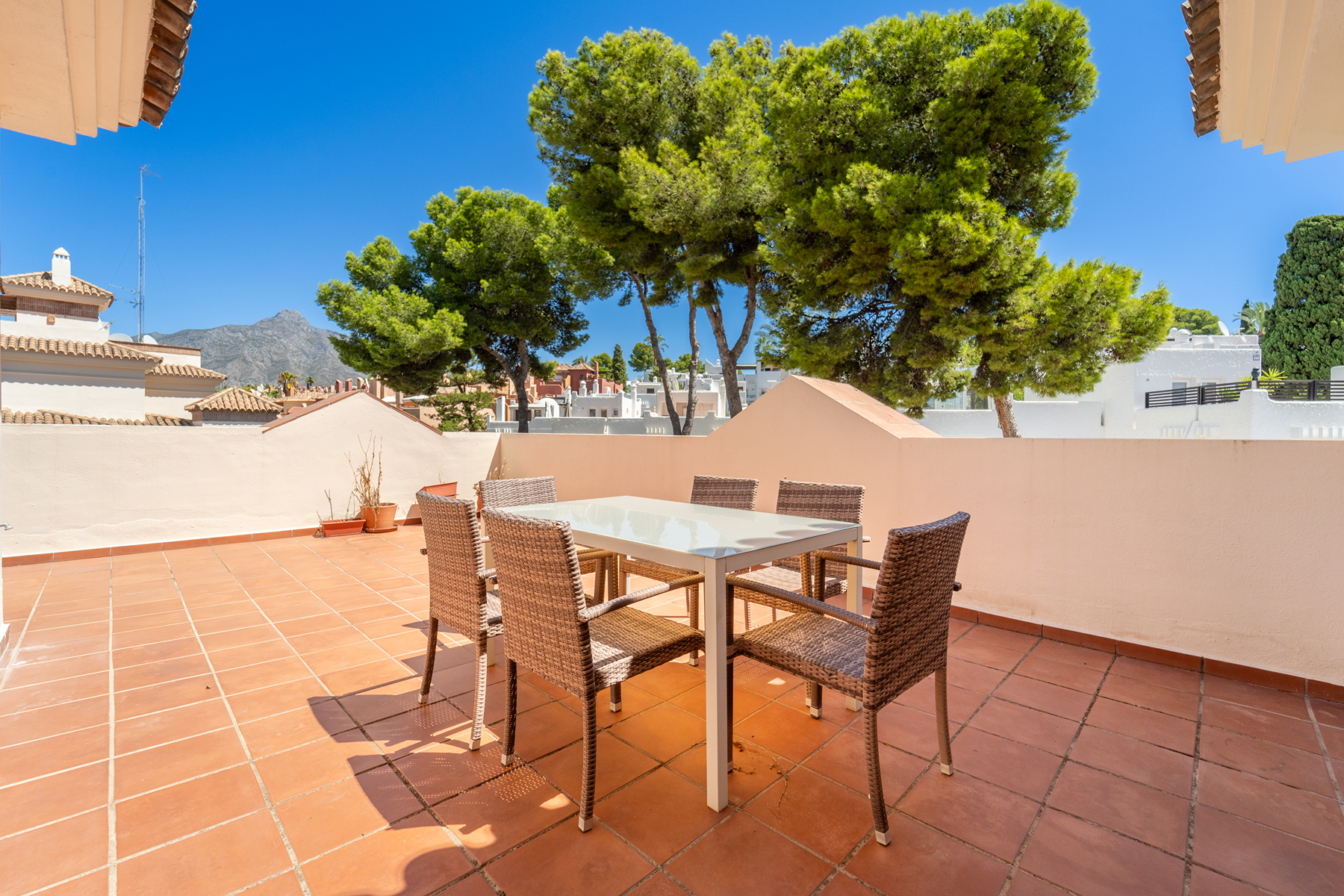  Newly refurbished penthouse with private rooftop terrace in Nueva Andalucía - 物件實景