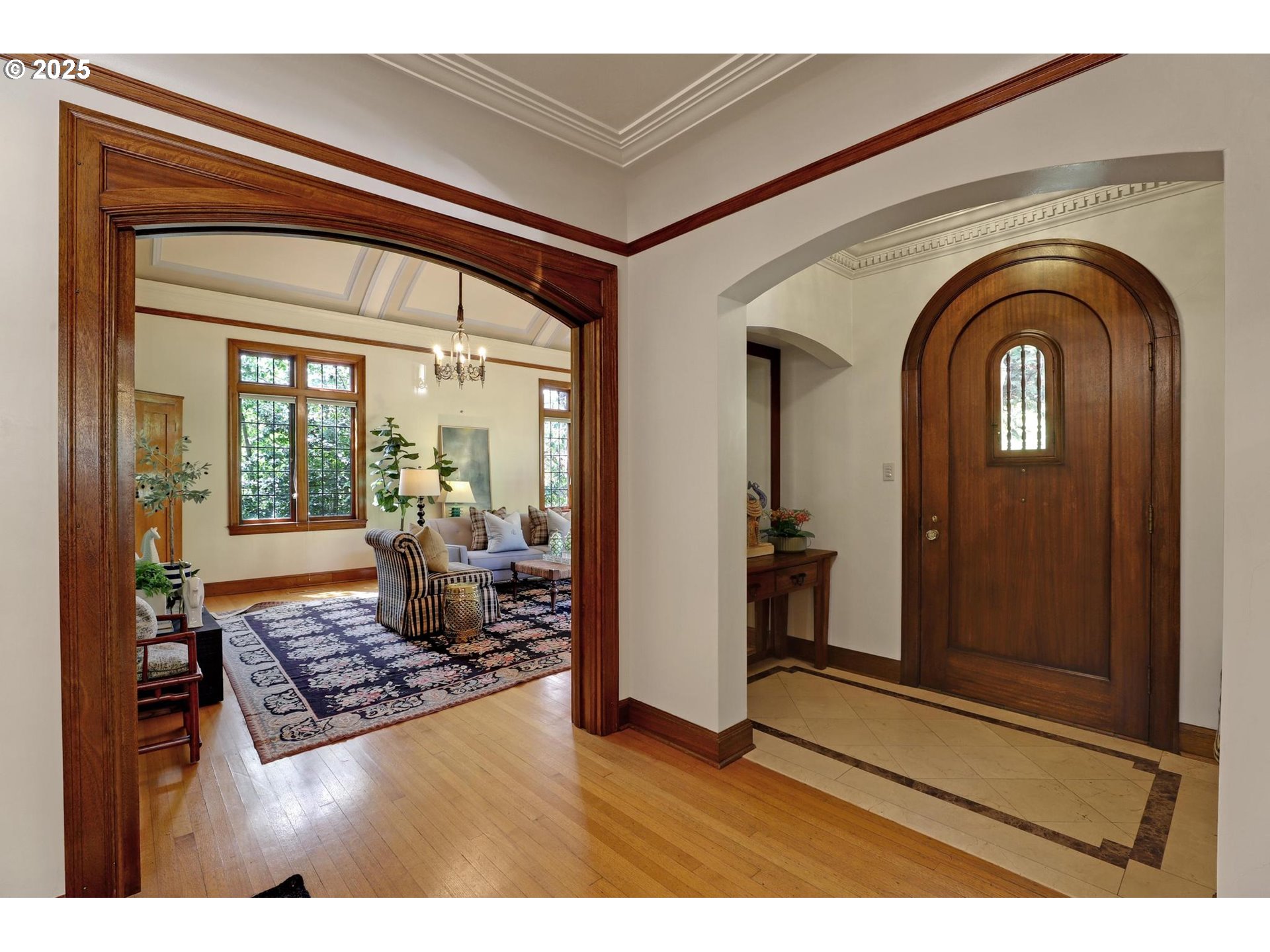 Portland, Oregon, 97205, United States, 4 Bedrooms Bedrooms, ,4 BathroomsBathrooms,Residential,For Sale,1795097