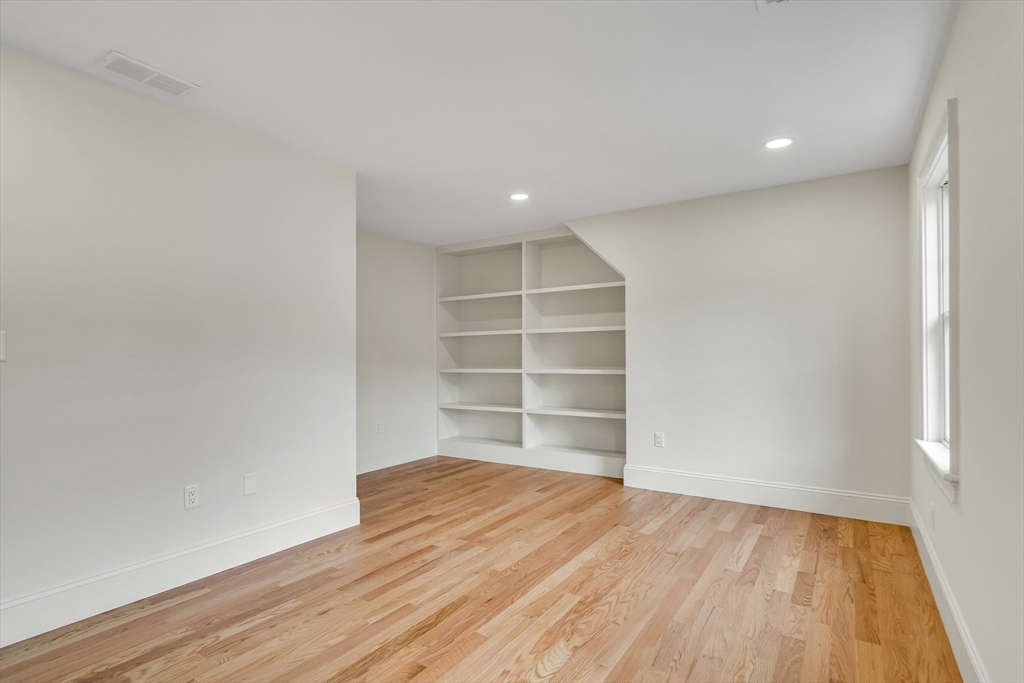 Lexington, Massachusetts, 02421, United States, 5 Bedrooms Bedrooms, ,5 BathroomsBathrooms,Residential,For Sale,1849755