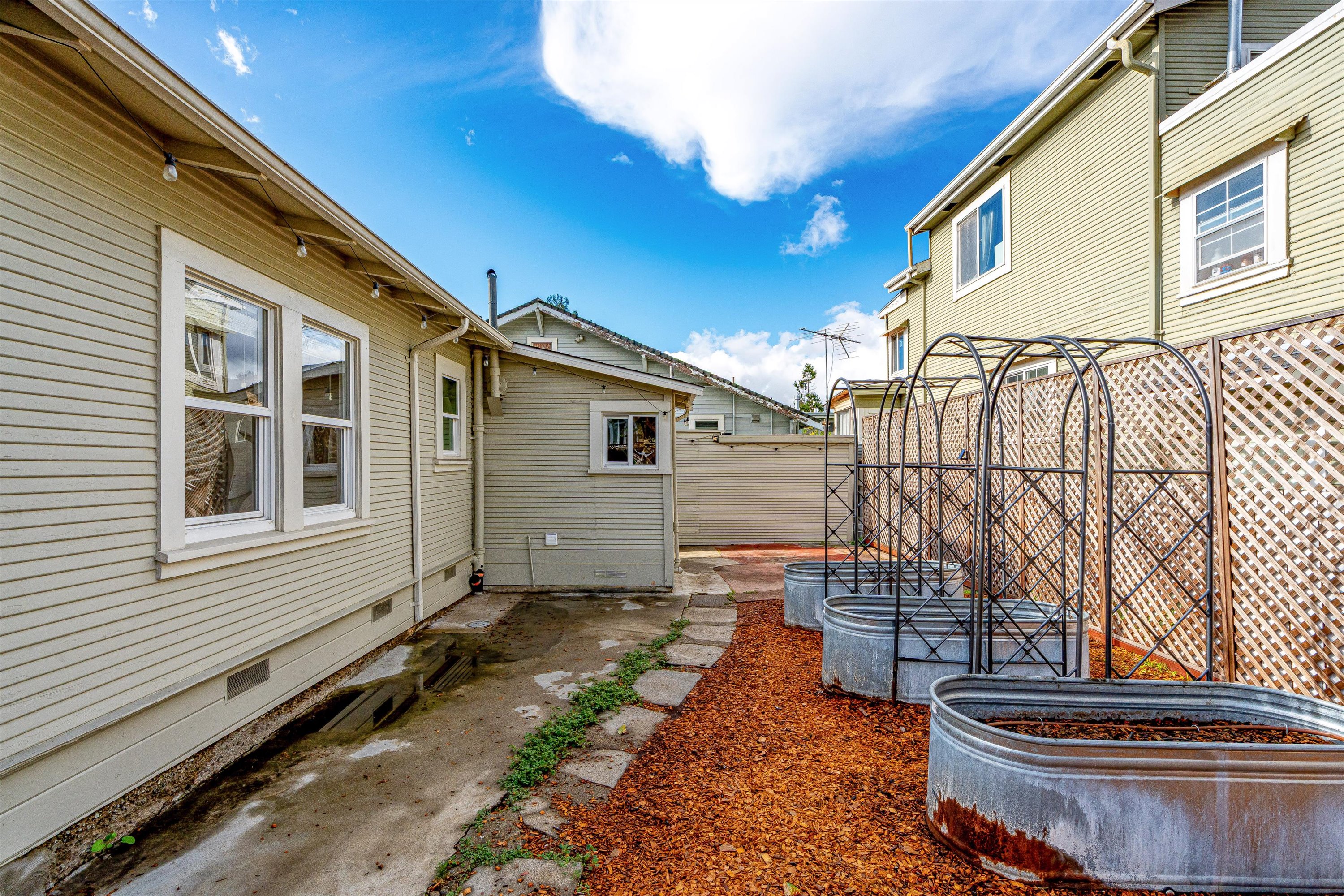  3661 Loma Vista Avenue, Oakland, CA 94619 - 物件實景