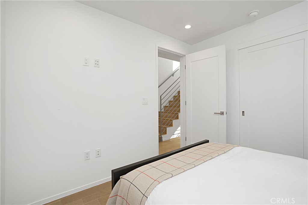 Los Angeles, California, 90019, United States, 2 Bedrooms Bedrooms, ,3 BathroomsBathrooms,Residential,For Sale,1990978