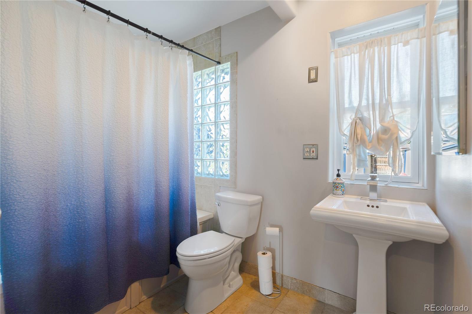 Denver, Colorado, 80211, United States, 3 Bedrooms Bedrooms, ,1 BathroomBathrooms,Residential,For Sale,1896112