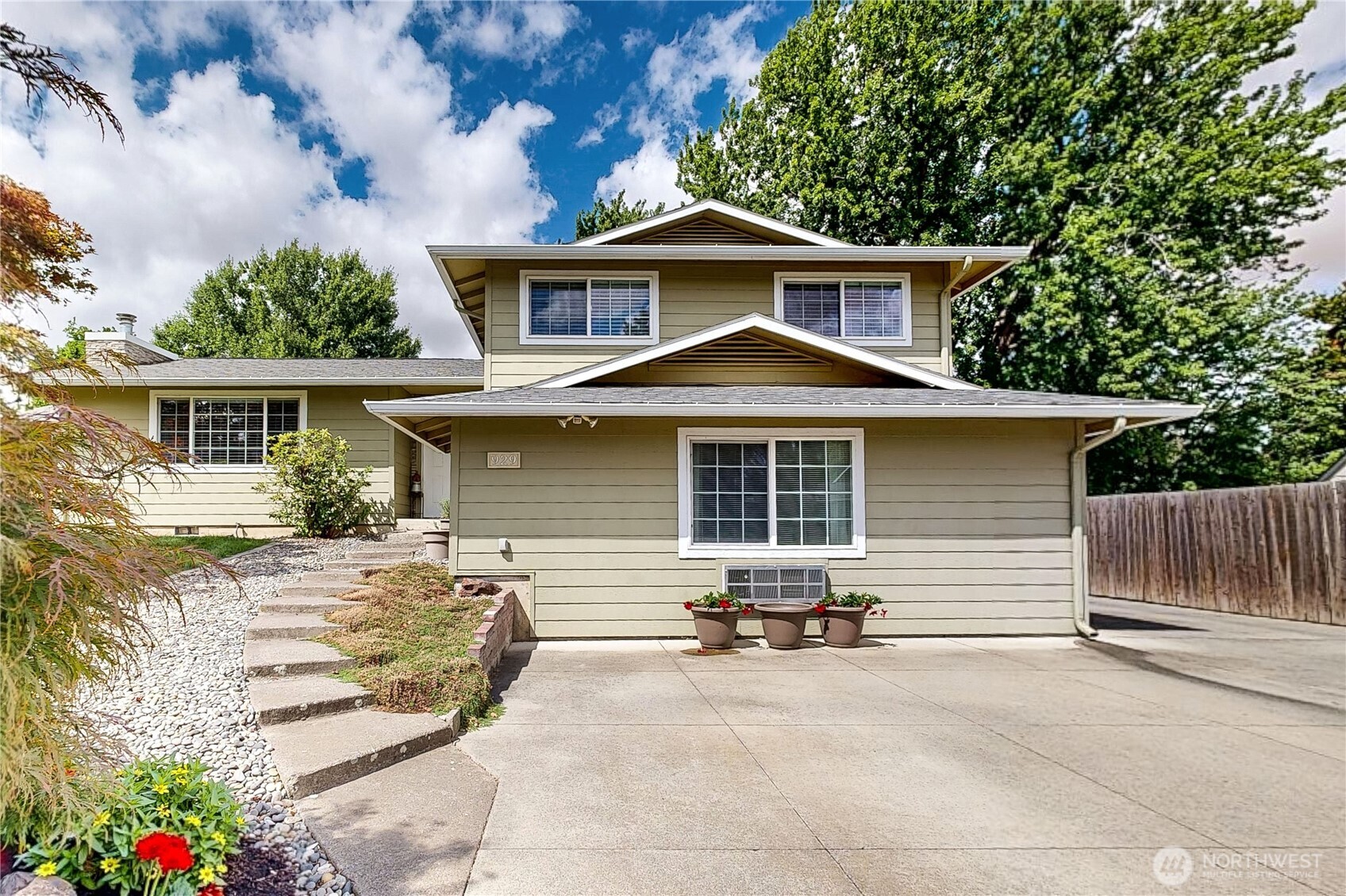 Walla Walla, Washington, 99362, United States, 4 Bedrooms Bedrooms, ,3 BathroomsBathrooms,Residential,For Sale,1918786
