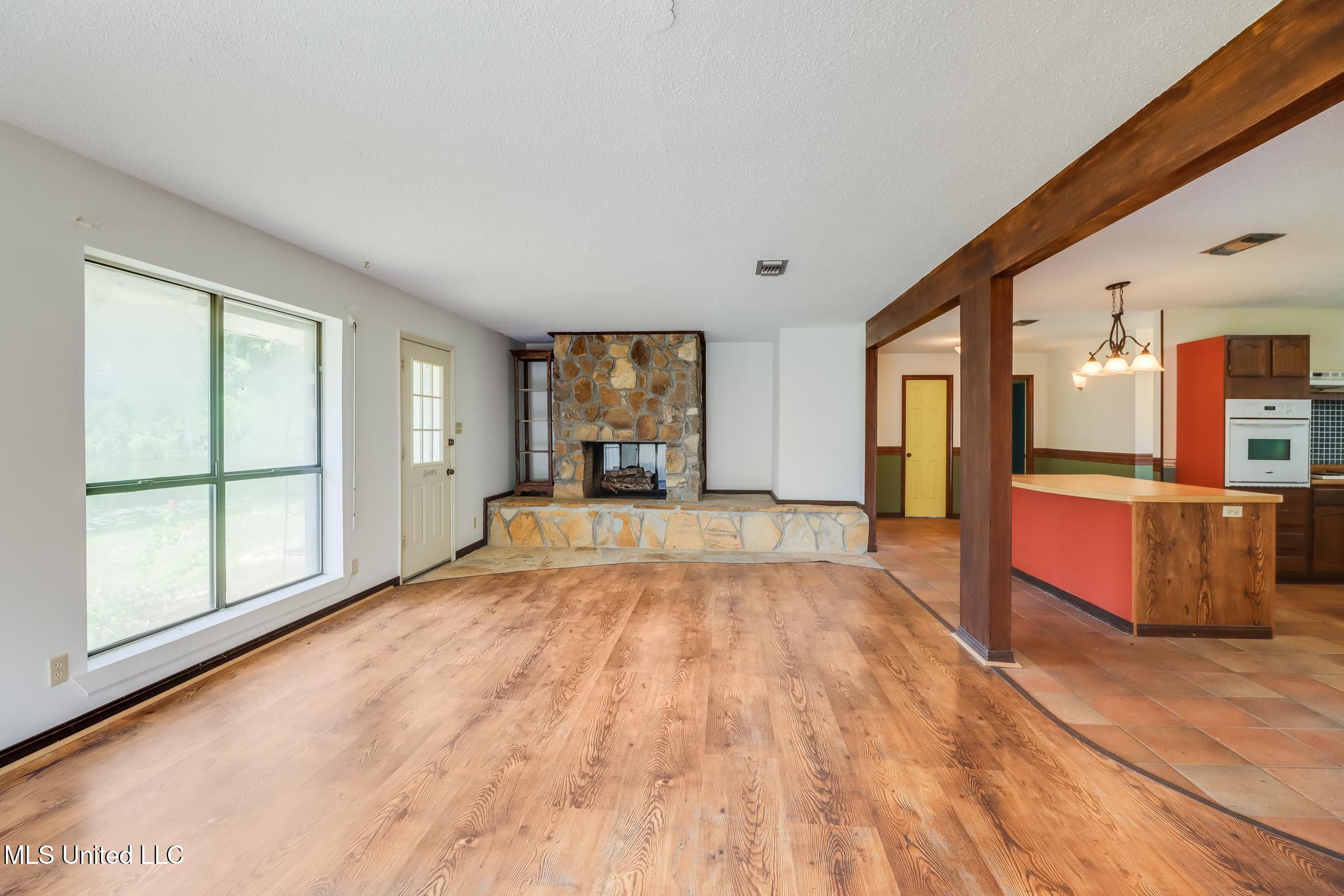 Pass Christian, Mississippi, 39571, United States, 3 Bedrooms Bedrooms, ,2 BathroomsBathrooms,Residential,For Sale,1874692