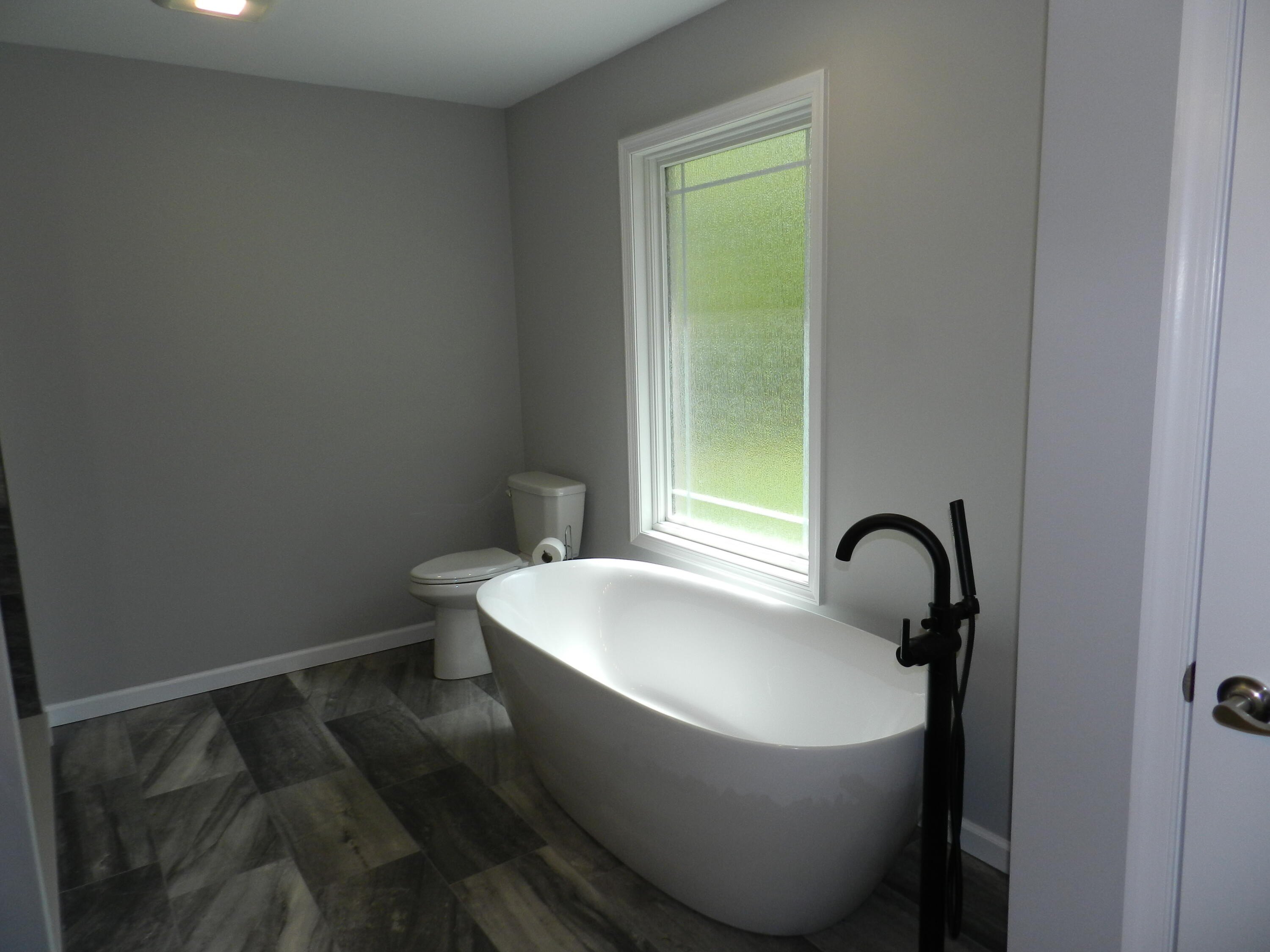 Kunkletown, Pennsylvania, 18058, United States, 3 Bedrooms Bedrooms, ,2 BathroomsBathrooms,Residential,For Sale,1896386