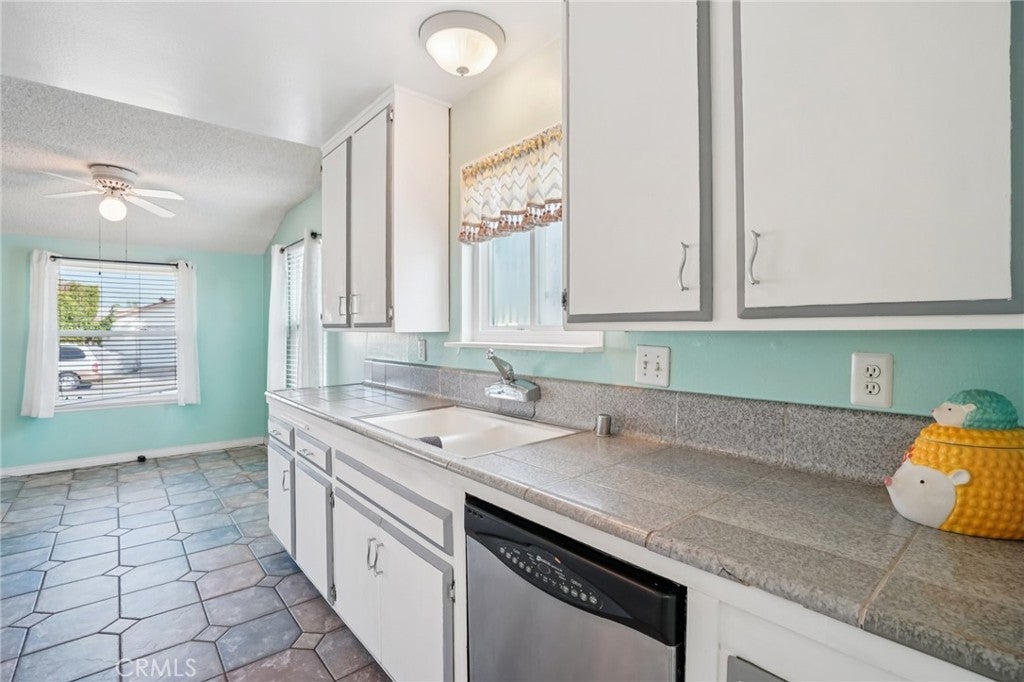 Lakewood, California, 90715, United States, 3 Bedrooms Bedrooms, ,1 BathroomBathrooms,Residential,For Sale,1988216