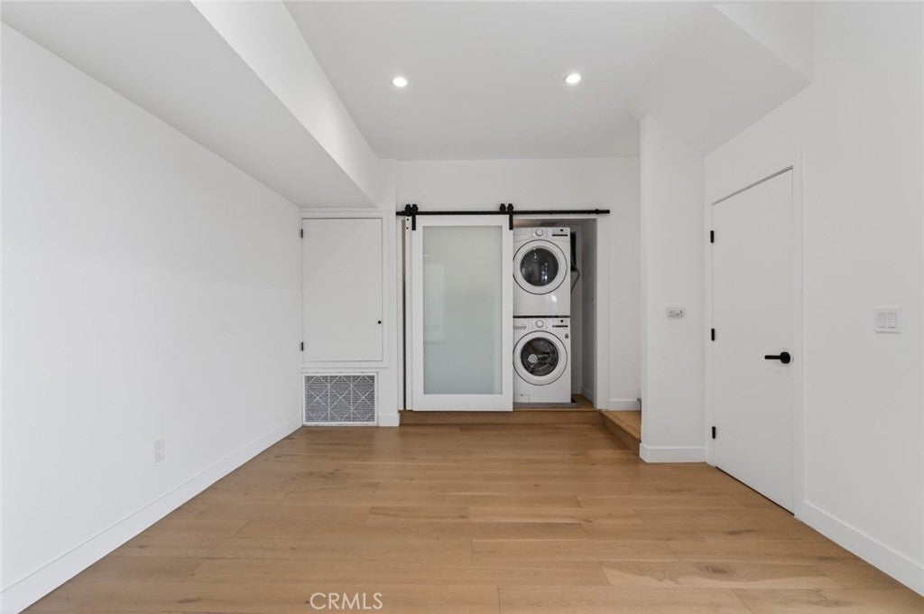 Los Angeles, California, 90026, United States, 3 Bedrooms Bedrooms, ,3 BathroomsBathrooms,Residential,For Sale,2040184