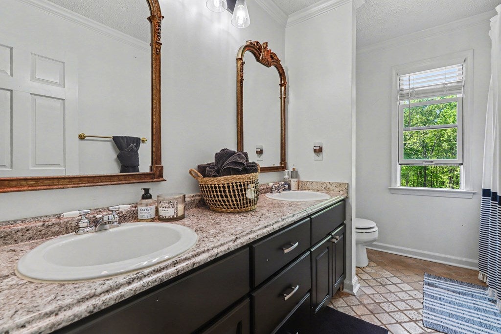 Ellijay, Georgia, 30540, United States, 3 Bedrooms Bedrooms, ,4 BathroomsBathrooms,Residential,For Sale,2044950