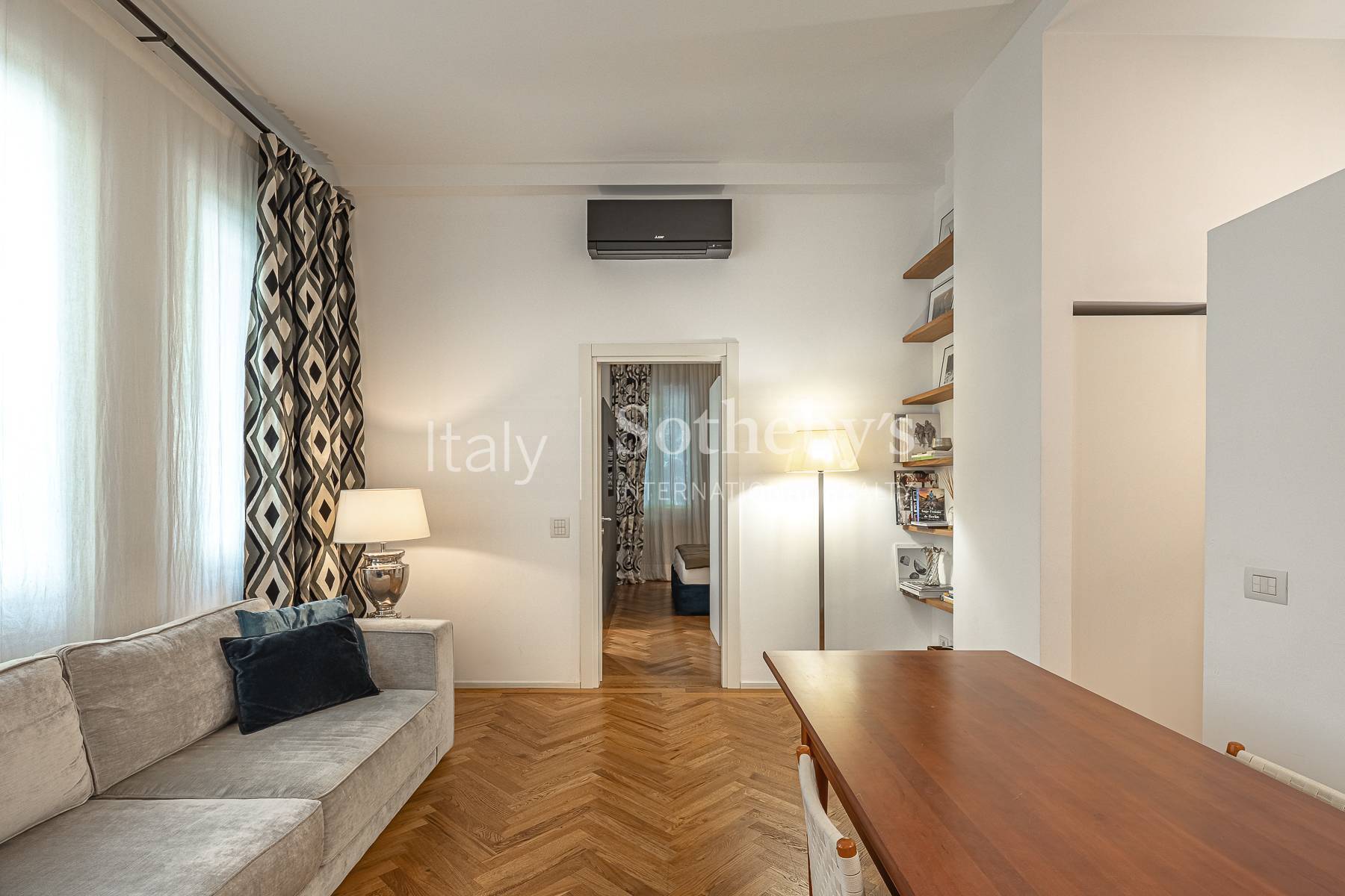  Elegant furnished pied-à-terre between Brera and Via della Spiga - 物件實景