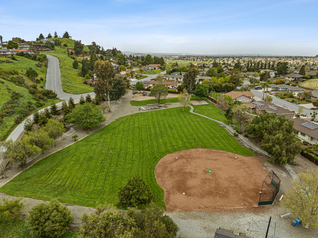 Hollister, California, 95023, United States, 3 Bedrooms Bedrooms, ,2 BathroomsBathrooms,Residential,For Sale,1882231