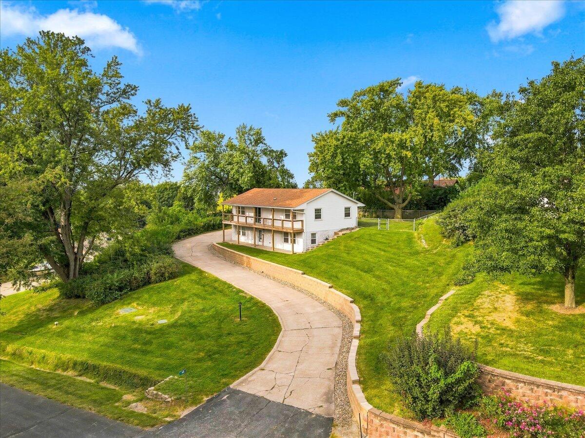 Caribou Cir, Council Bluffs, IA 51503