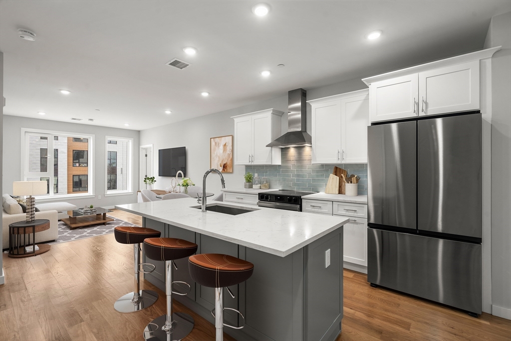 Boston, Massachusetts, 02127, United States, 2 Bedrooms Bedrooms, ,2 BathroomsBathrooms,Residential,For Sale,1901833