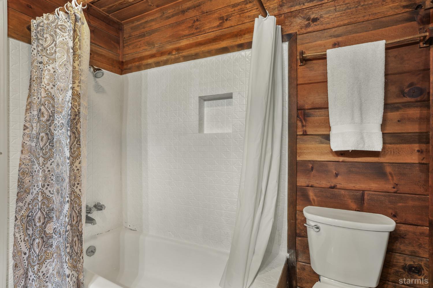 South Lake Tahoe, California, 96150, United States, 3 Bedrooms Bedrooms, ,2 BathroomsBathrooms,Residential,For Sale,2003328