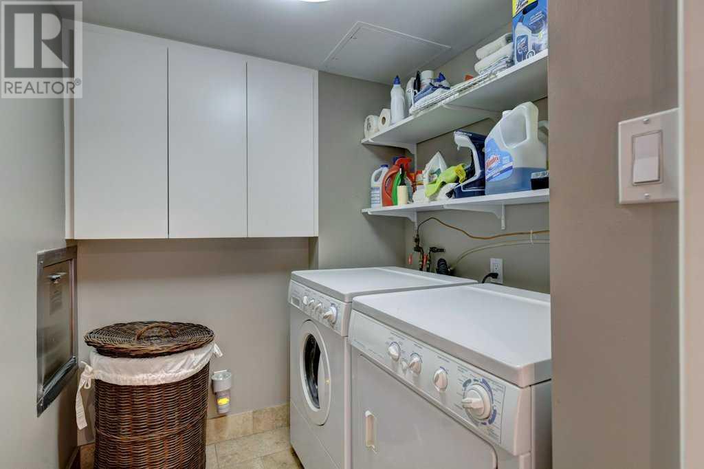 CALGARY, Alberta, T2P 3R8, CA, 2 Bedrooms Bedrooms, ,2 BathroomsBathrooms,Residential,For Sale,1908655