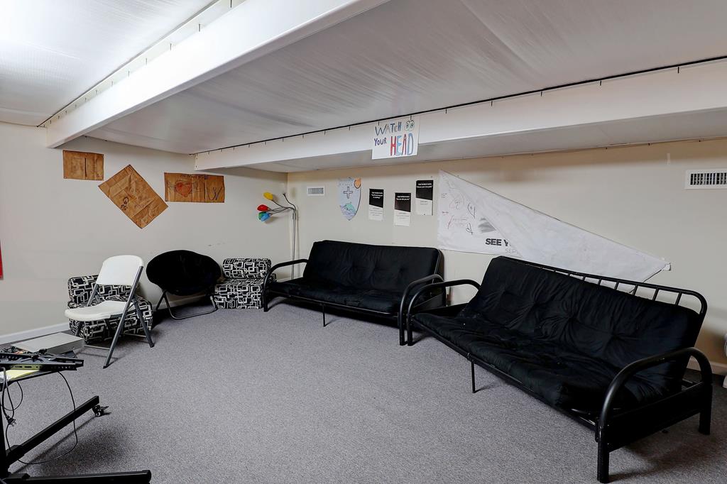 Headland, Alabama, 36345, United States, 5 Bedrooms Bedrooms, ,2 BathroomsBathrooms,Residential,For Sale,1991013