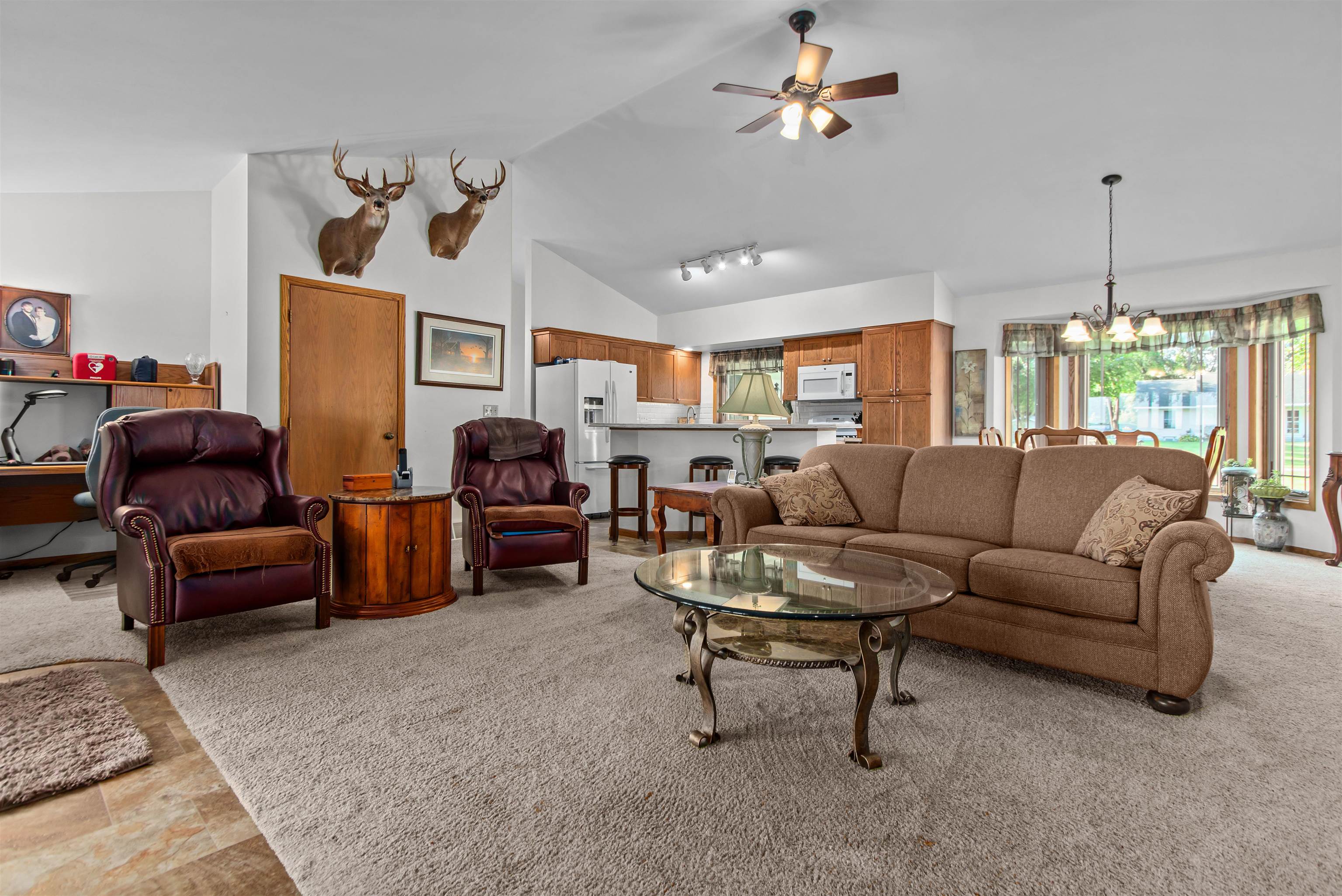 WINNECONNE, Wisconsin, 54986, United States, 2 Bedrooms Bedrooms, ,2 BathroomsBathrooms,Residential,For Sale,1926220