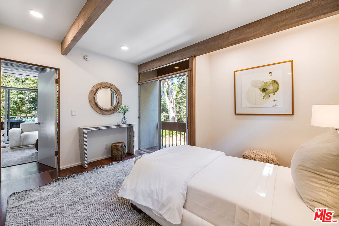 Santa Monica, California, 90402, United States, 7 Bedrooms Bedrooms, ,7 BathroomsBathrooms,Residential,For Sale,1940009