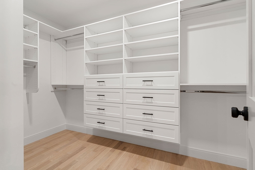 Reading, Massachusetts, 01867, United States, 4 Bedrooms Bedrooms, ,5 BathroomsBathrooms,Residential,For Sale,1988316