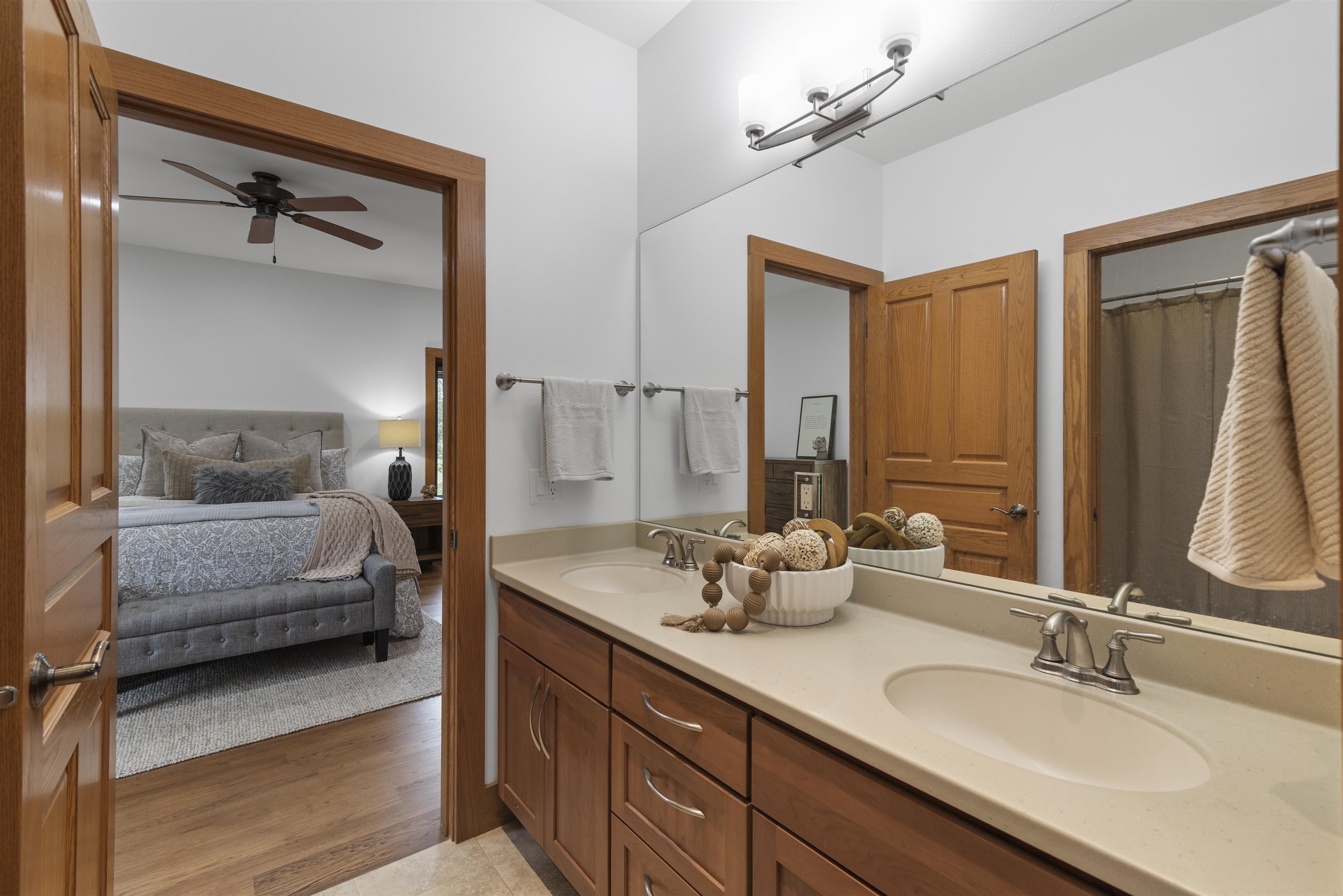 Avoca, Wisconsin, 53506, United States, 3 Bedrooms Bedrooms, ,4 BathroomsBathrooms,Residential,For Sale,1895039