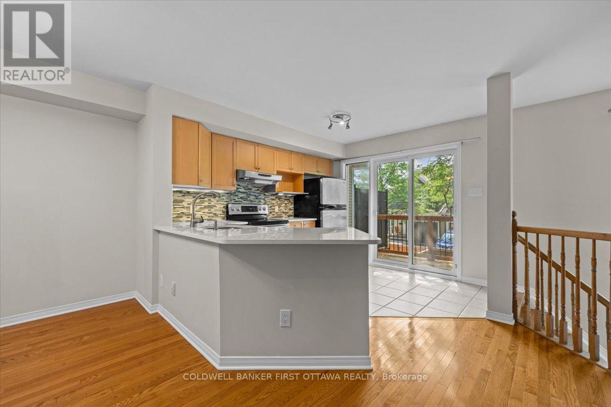 OTTAWA, Ontario, K1J 1J2, CA, 3 Bedrooms Bedrooms, ,1 BathroomBathrooms,Residential,For Sale,1903648