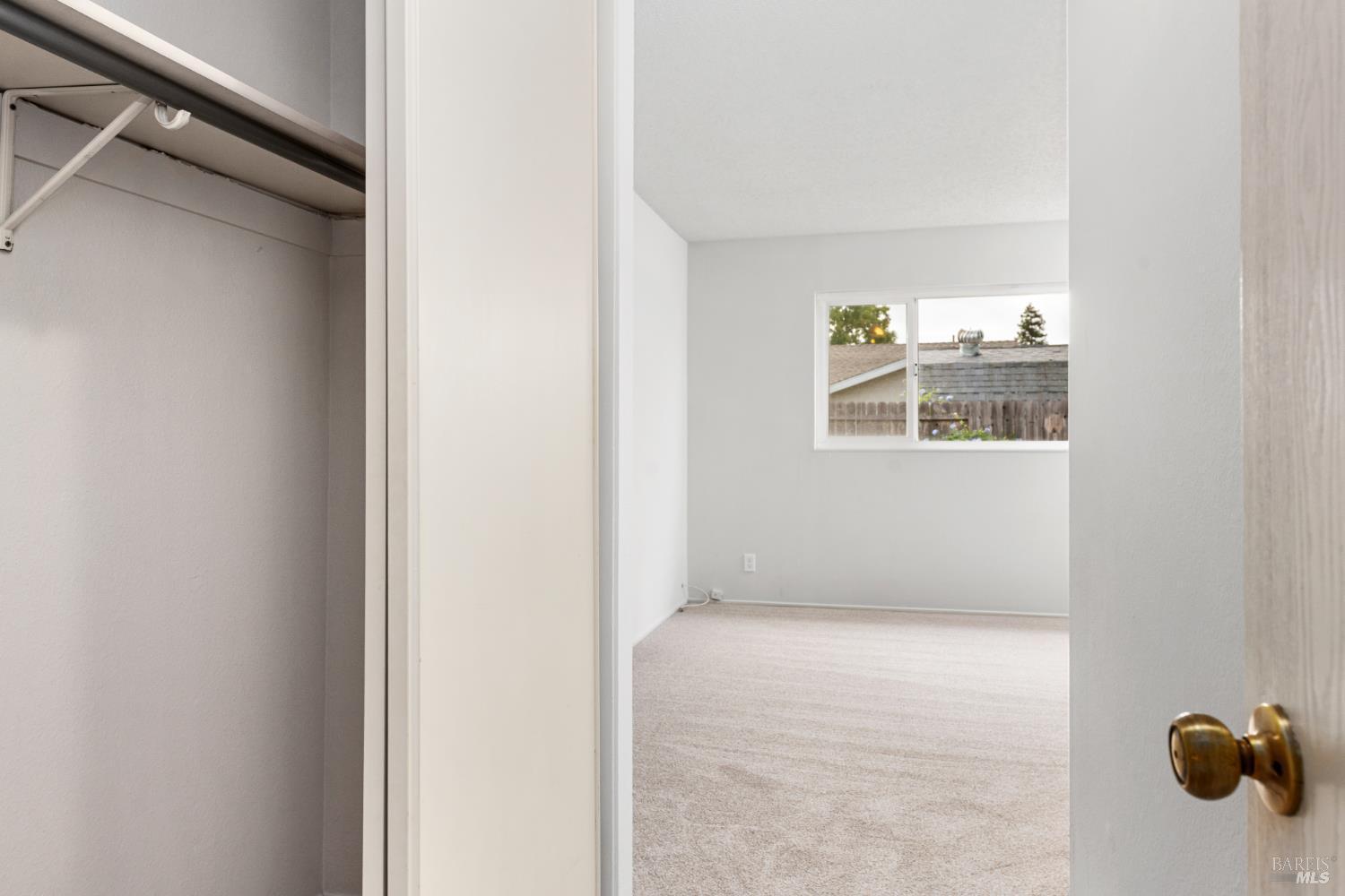 Vacaville, California, 95687, United States, 4 Bedrooms Bedrooms, ,2 BathroomsBathrooms,Residential,For Sale,1977124