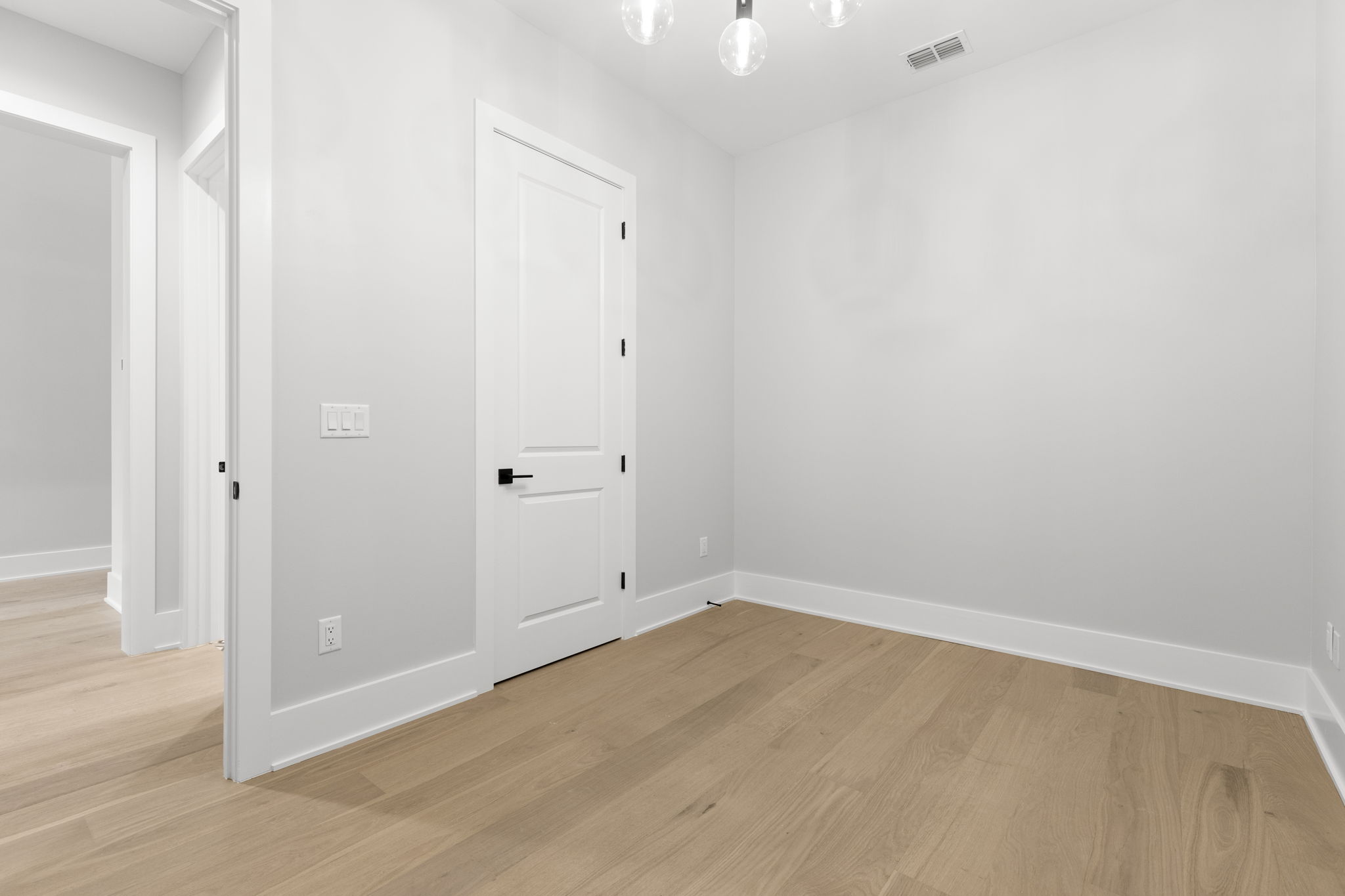Tampa, Florida, 33609, United States, 3 Bedrooms Bedrooms, ,4 BathroomsBathrooms,Residential,For Sale,1900707