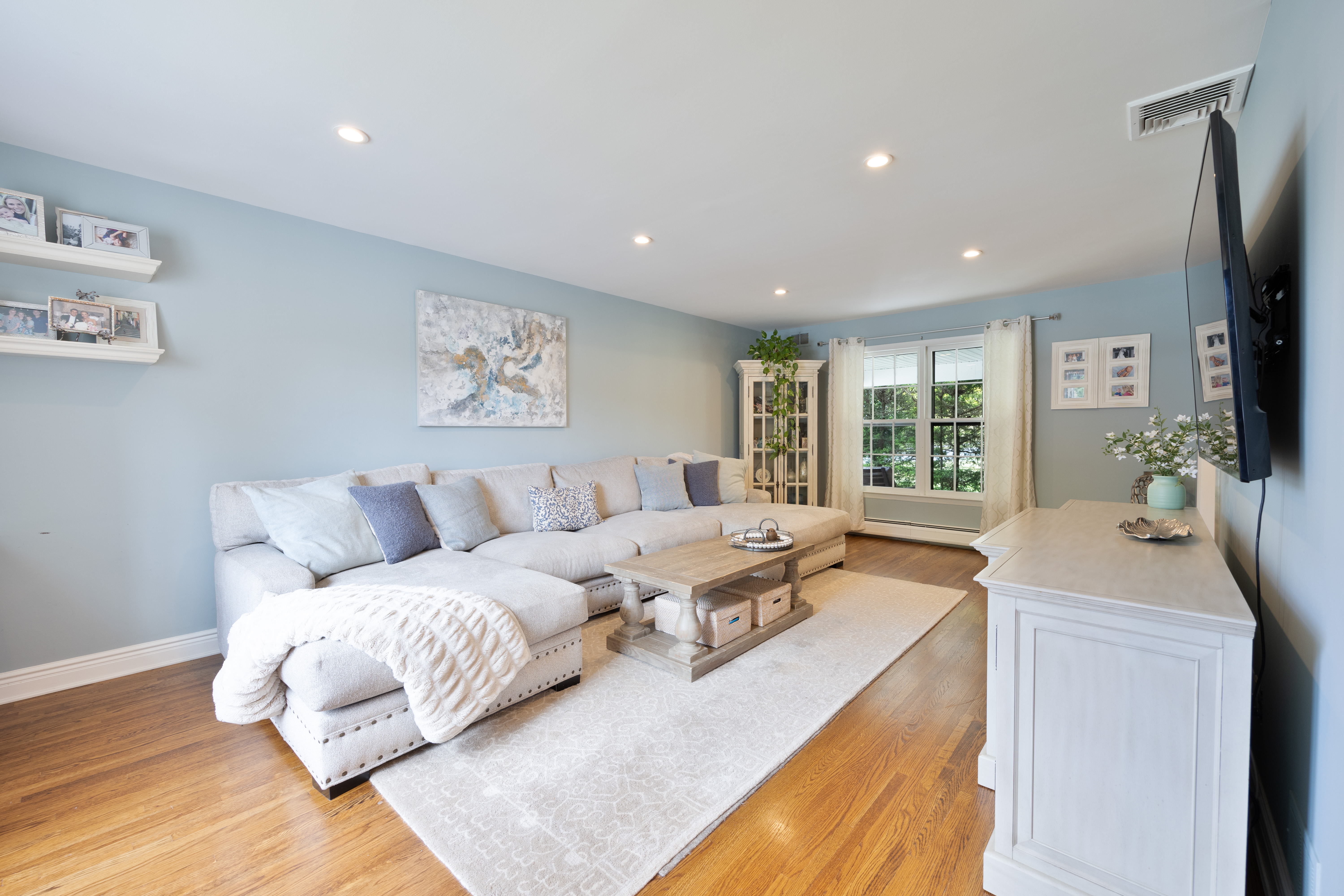 Montville Twp., New Jersey, 07082, United States, 4 Bedrooms Bedrooms, ,3 BathroomsBathrooms,Residential,For Sale,1979871