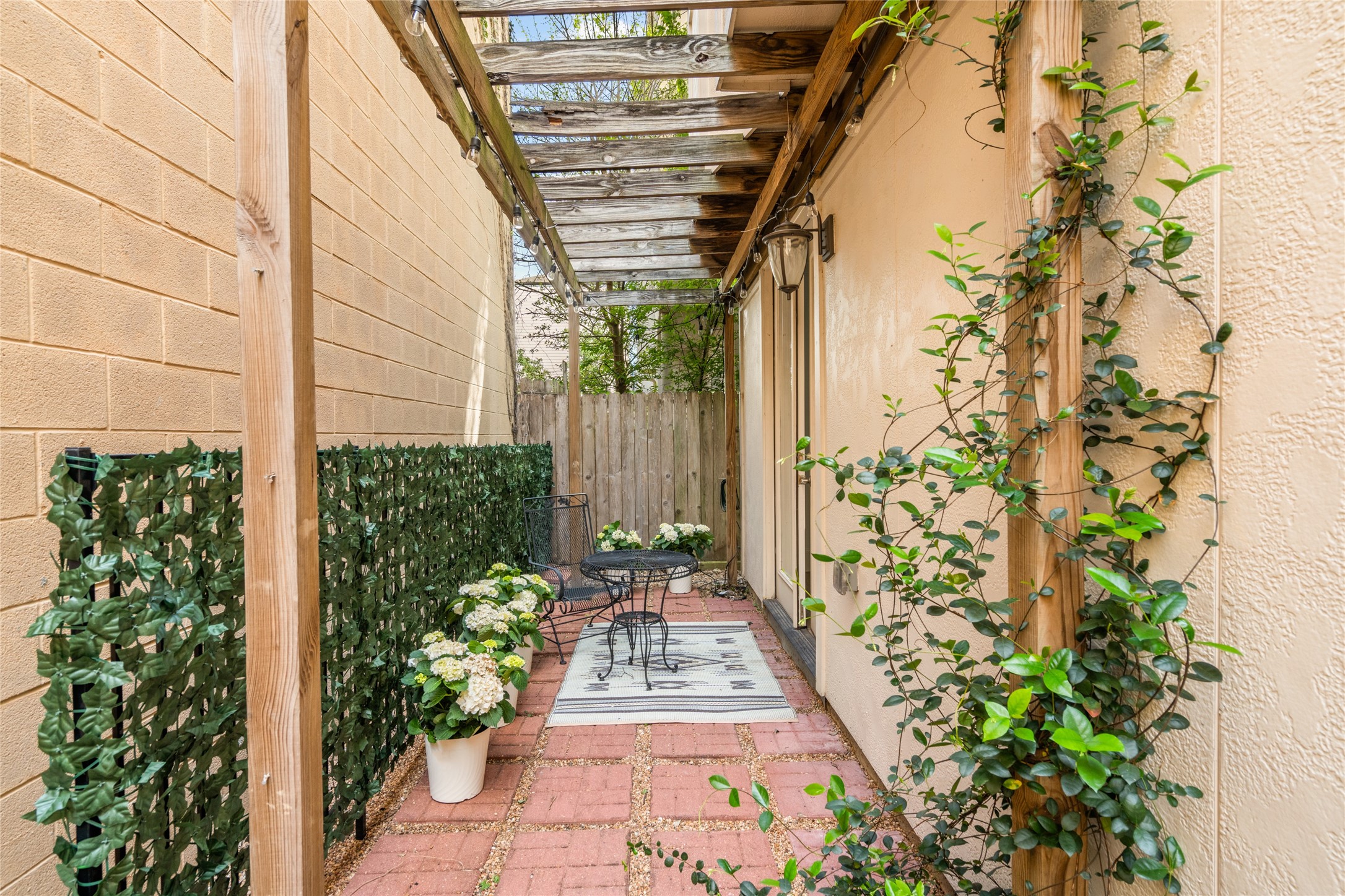  5634 Kiam Street C - 物件實景