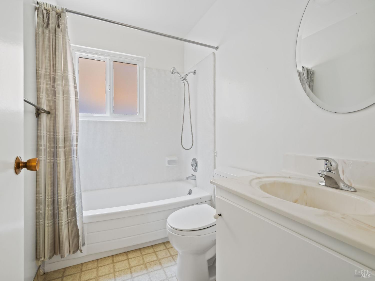 Sonoma, California, 95476, United States, 2 Bedrooms Bedrooms, ,2 BathroomsBathrooms,Residential,For Sale,1837248