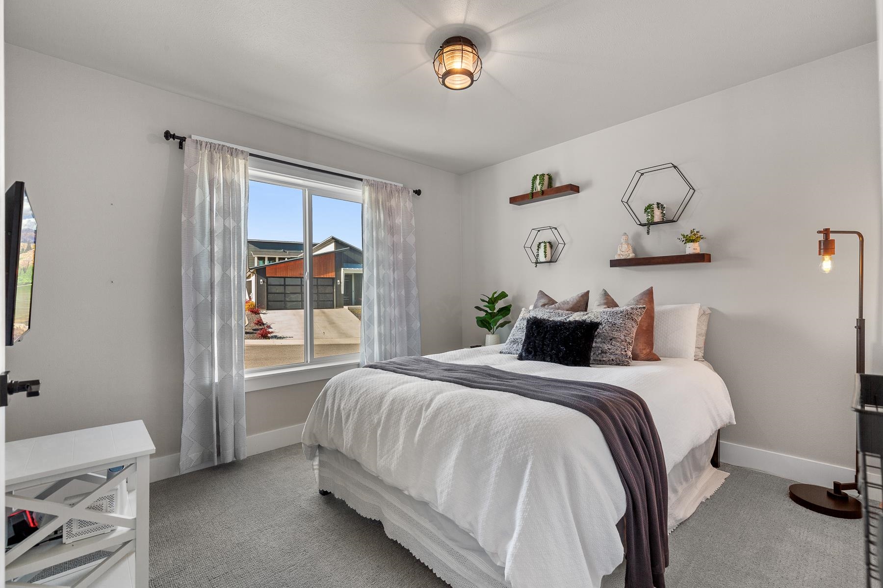 Greenacres, Washington, 99016, United States, 3 Bedrooms Bedrooms, ,2 BathroomsBathrooms,Residential,For Sale,1988561