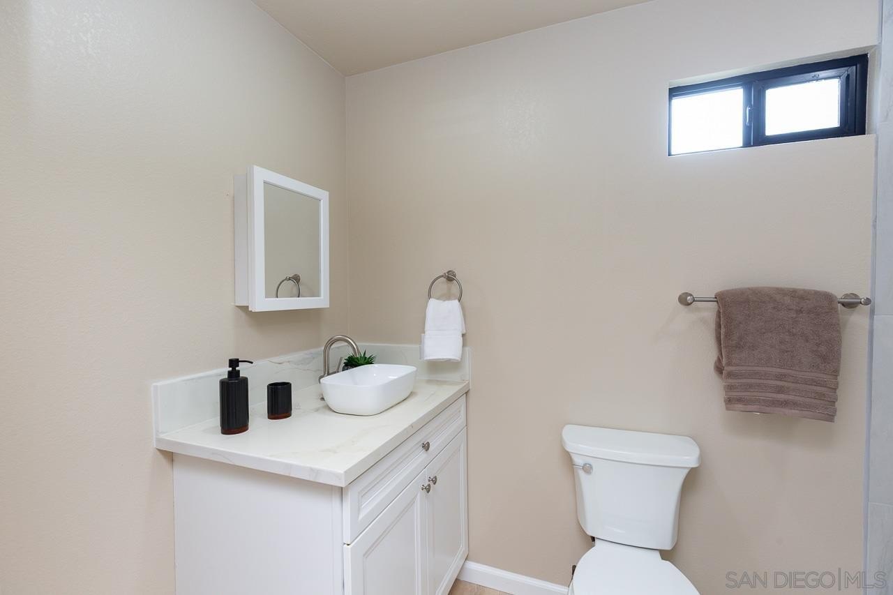 Escondido, California, 92025, United States, 3 Bedrooms Bedrooms, ,2 BathroomsBathrooms,Residential,For Sale,1794262