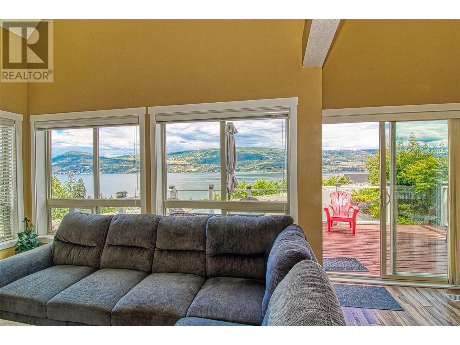 KELOWNA, British Columbia, V1Z 3R8, CA, 3 Bedrooms Bedrooms, ,2 BathroomsBathrooms,Residential,For Sale,1837259